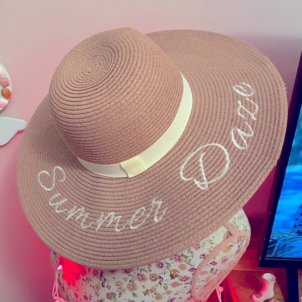 NWT BCBGeneration Summer Daze Sun Paper Hat